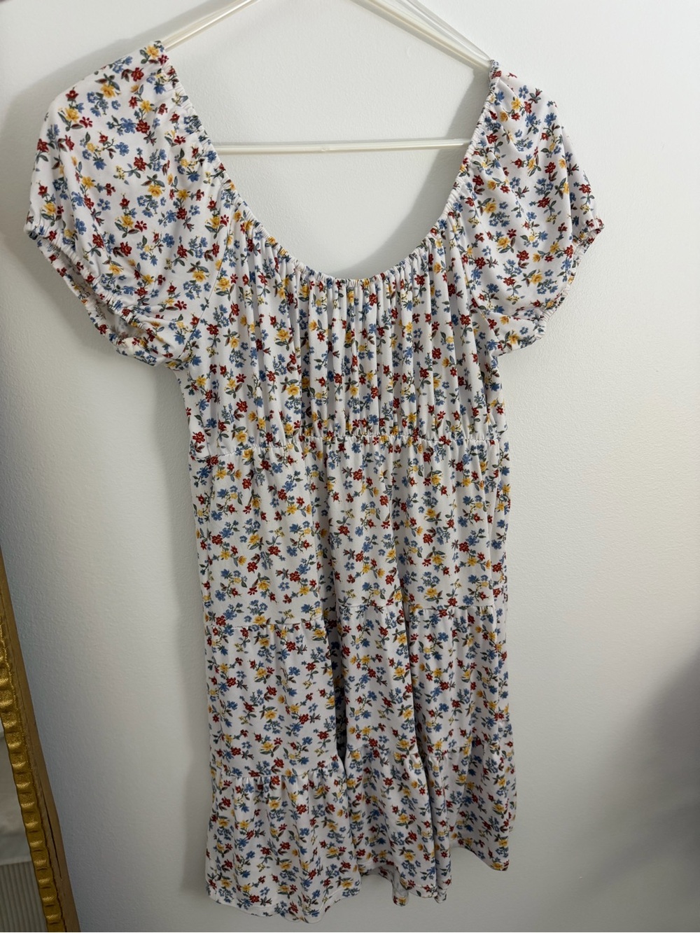 Hollister White Floral Puff-Sleeve Summer Dress